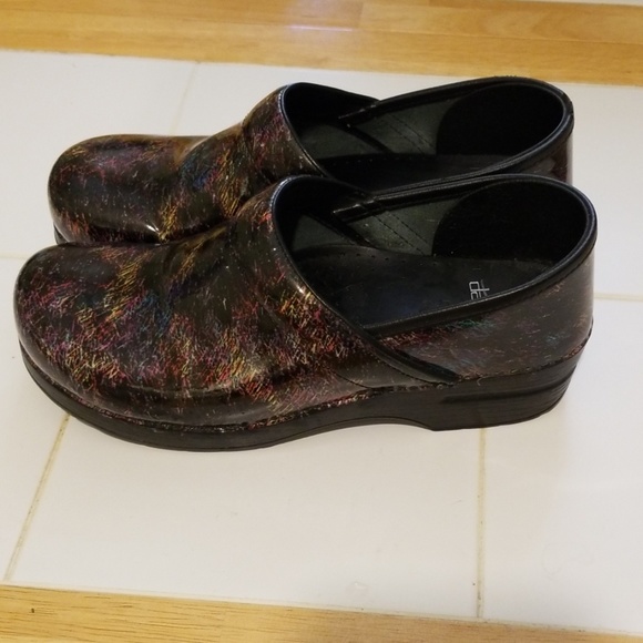 Clogs - Picture 2 of 4